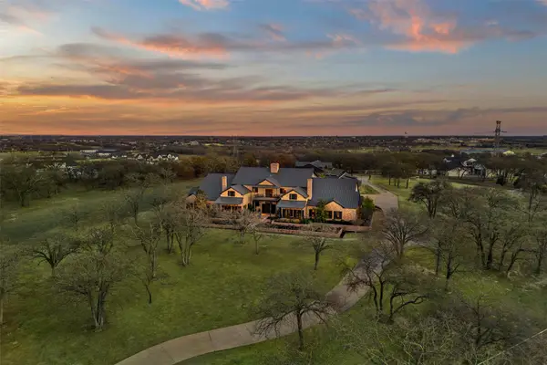 1096 Roadrunner Road, Bartonville, TX 76226