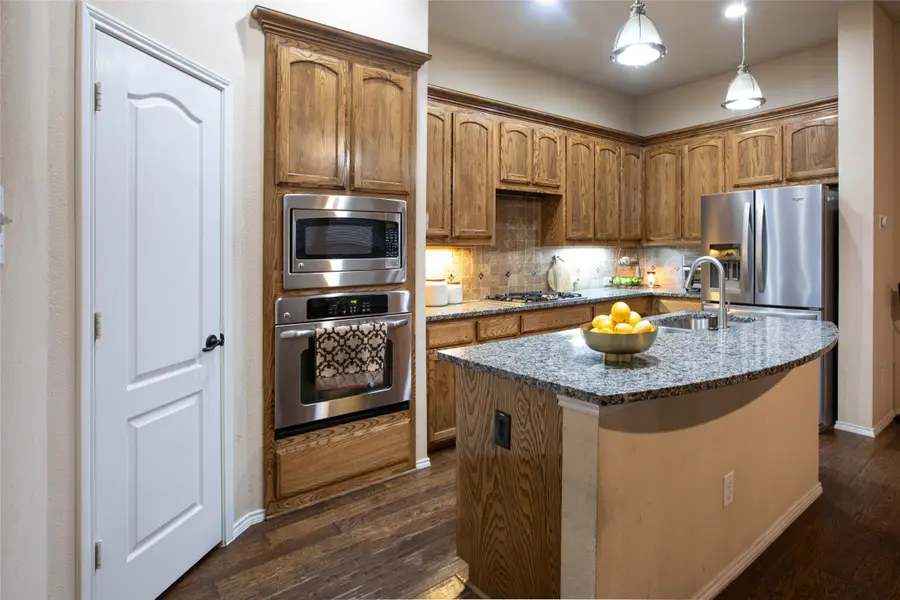 225 Buckingham Avenue, Euless, TX 76040 - #2