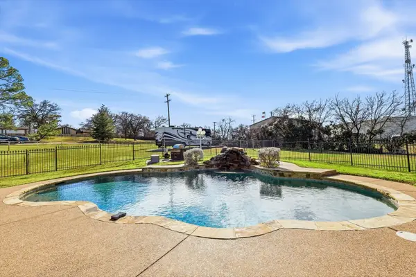 10305 Alta Vista Road, Fort Worth, TX 76244