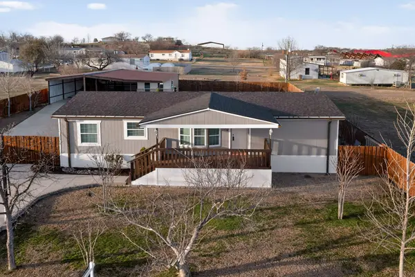 819 Hoss Road, Sanger, TX 76266