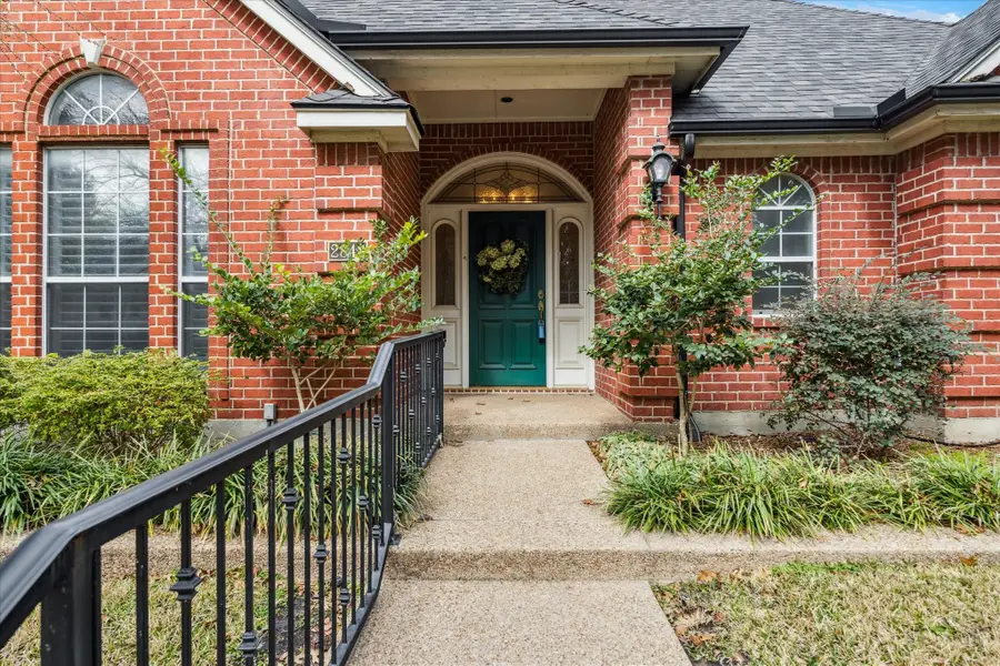 2848 Oakbriar Trail, Fort Worth, TX 76109 - #3