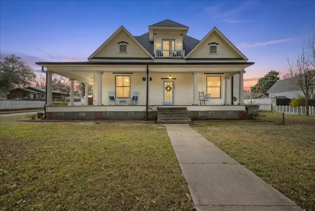 398 S Montgomery, Gilmer, TX 75645 - #1