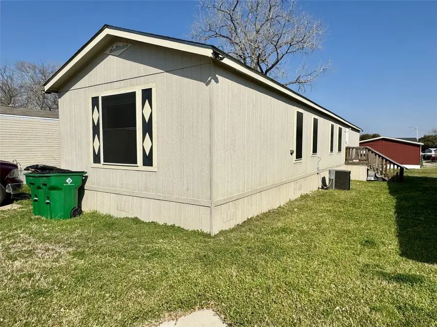 5024 Buffalo Court S, Fort Worth, TX 76119 - #2