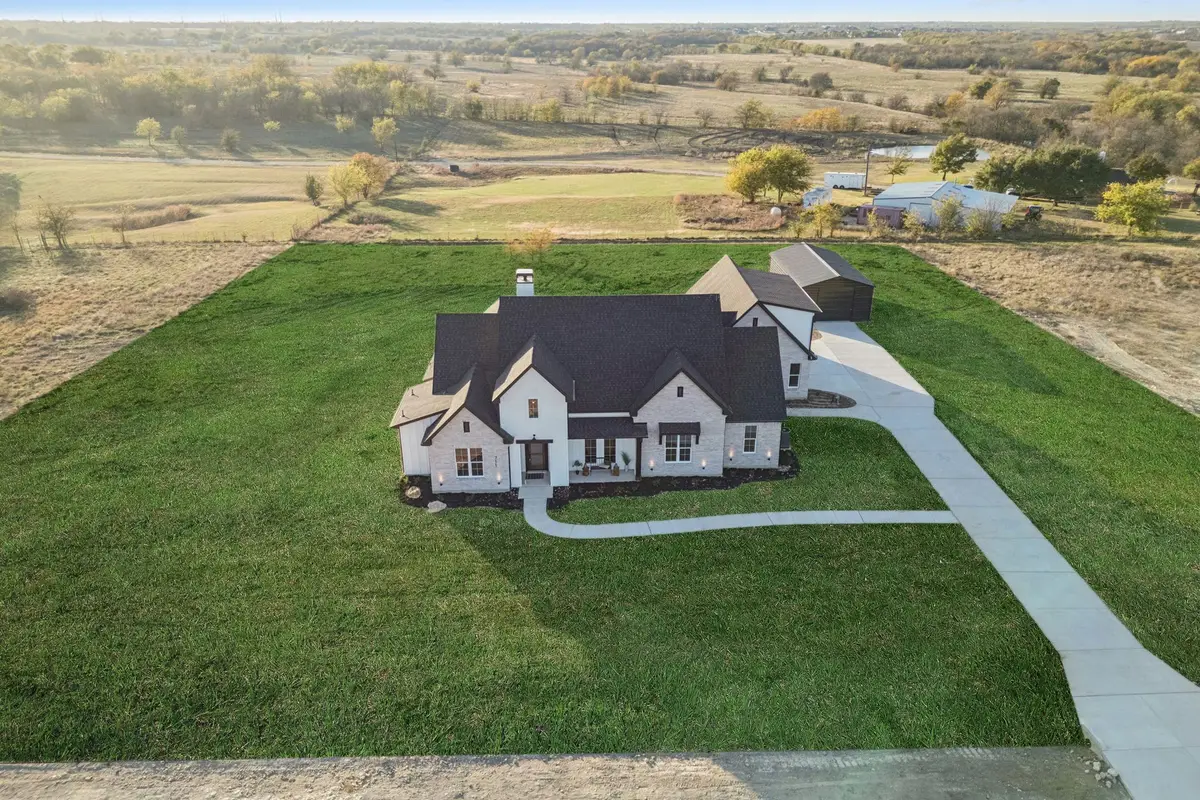 711 Hummingbird Lane, Justin, TX 76247 - #1