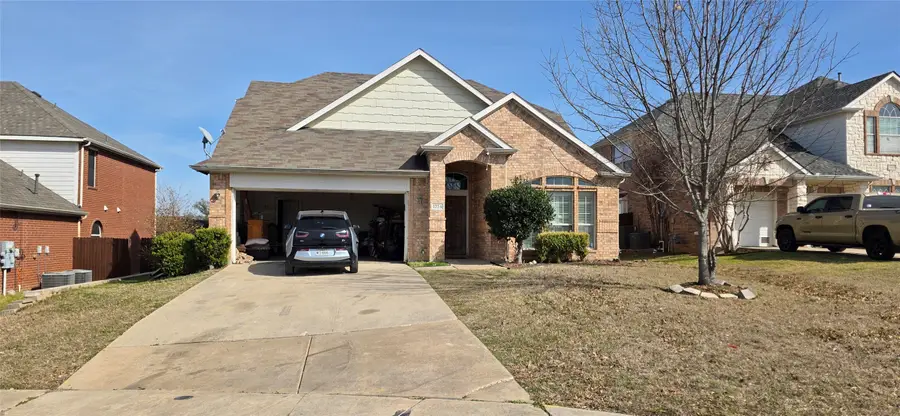 1724 Hidden Brook Drive, Grand Prairie, TX 75050 - #2