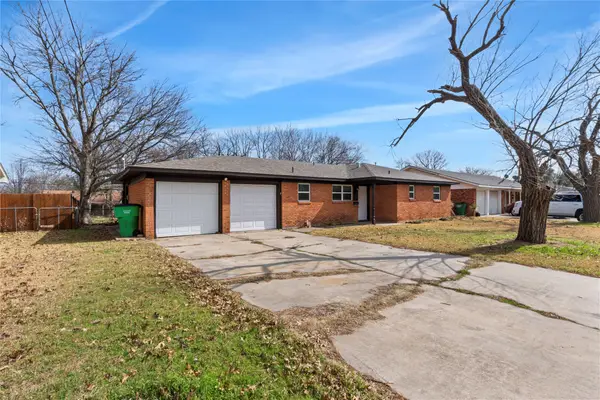 1204 Elmwood Street, Gainesville, TX 76240