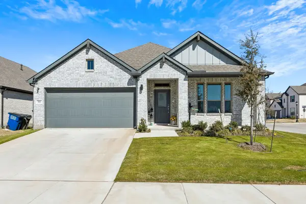 581 Chase Creek Drive, Lavon, TX 75166