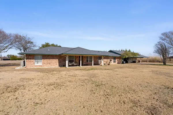 339 Crestview Drive, Red Oak, TX 75154