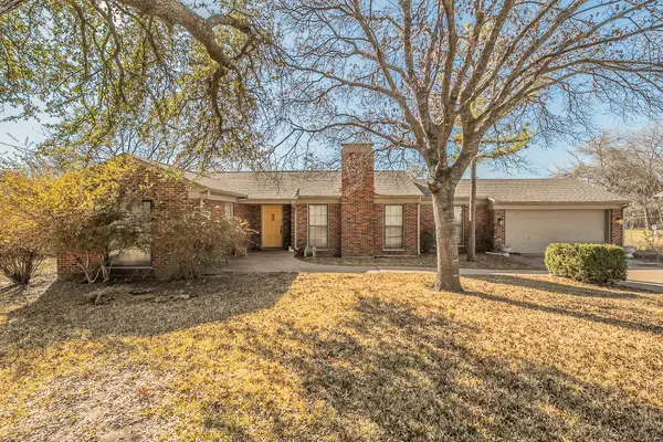 202 S Tower Street, Weatherford, TX 76086