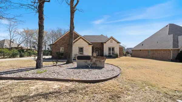 101 Lighthouse Lane, Mabank, TX 75143