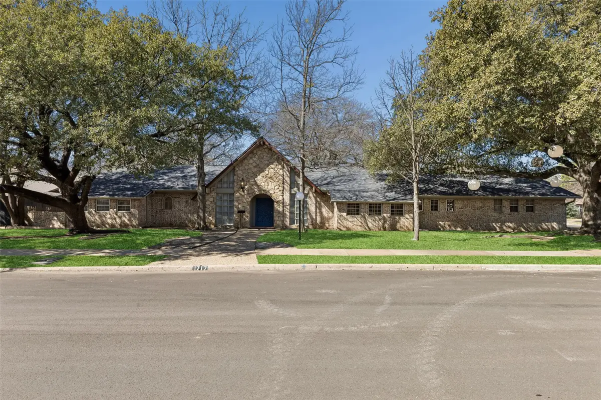 1717 Live Oak Drive, Irving, TX 75061 - #1