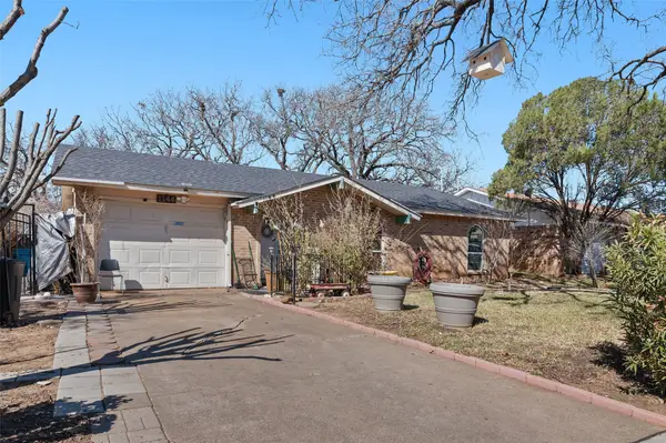 1144 Woodmere Drive, Lewisville, TX 75067