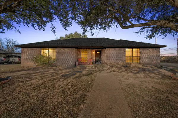 10608 Lone Star Drive, Waco, TX 76708