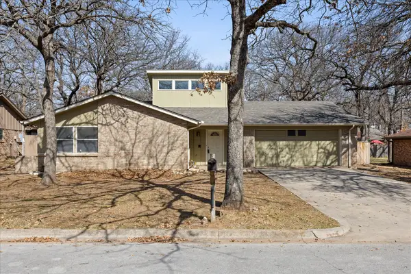 1113 Wood Ridge Drive, Azle, TX 76020