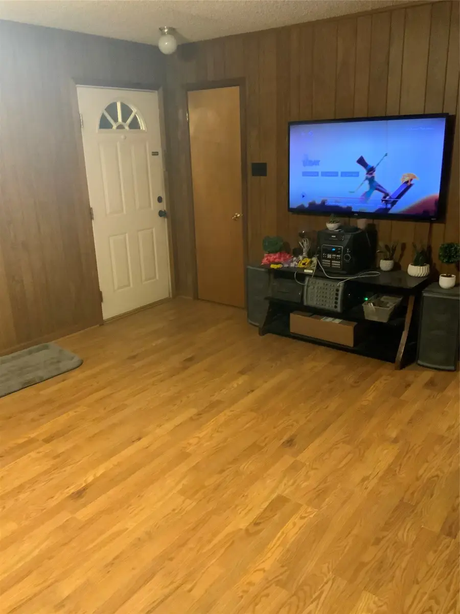 131 Hillcrest Street, Jacksboro, TX 76458 - #2