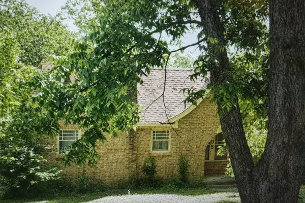 205 Bellevue Drive, Cleburne, TX 76033