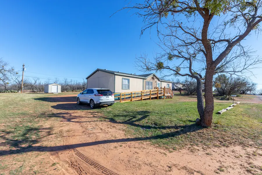 102 Flamingo Drive, Tye, TX 79563 - #2