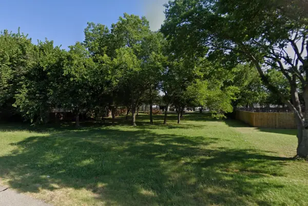 1307 Carroll Avenue, Carrollton, TX 75006