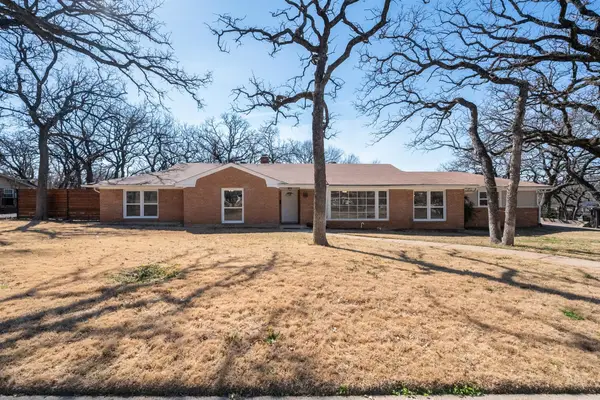 5786 Blueridge Drive, Fort Worth, TX 76112