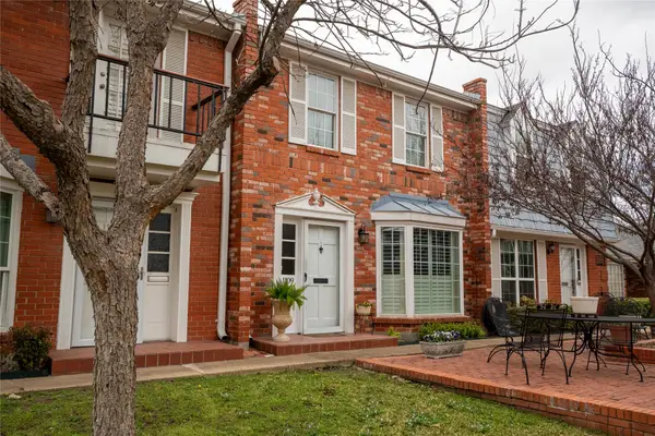 1109 Roaring Springs Road #1109, Fort Worth, TX 76114