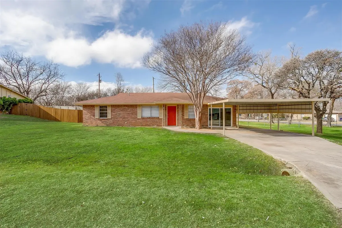 325 Walnut Avenue, Azle, TX 76020 - #1