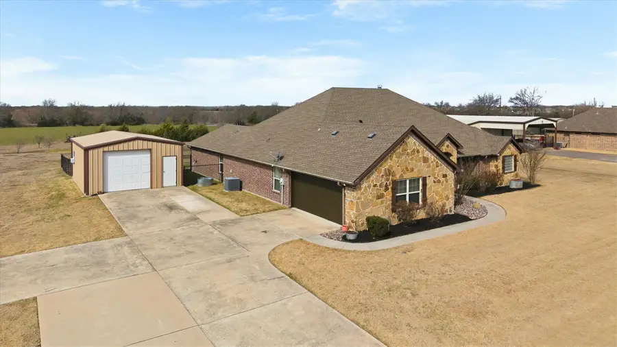 505 Water Fall Lane, Nevada, TX 75173 - #3