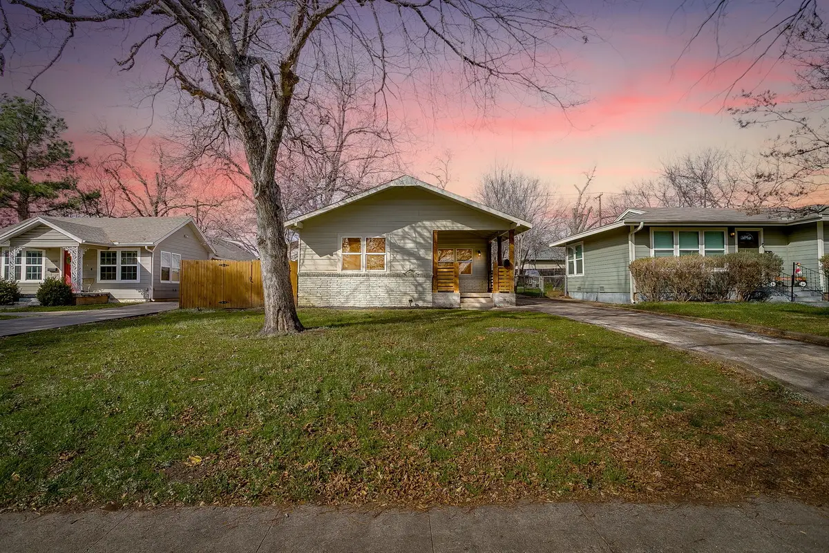 4824 Calmont Avenue, Fort Worth, TX 76107 - #1