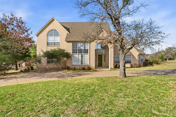 2829 Bent Oaks Drive, Burleson, TX 76028
