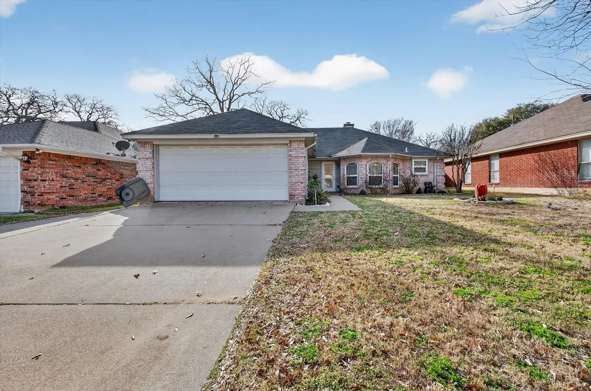 6204 Meadowmere Lane, Arlington, TX 76001 - #1