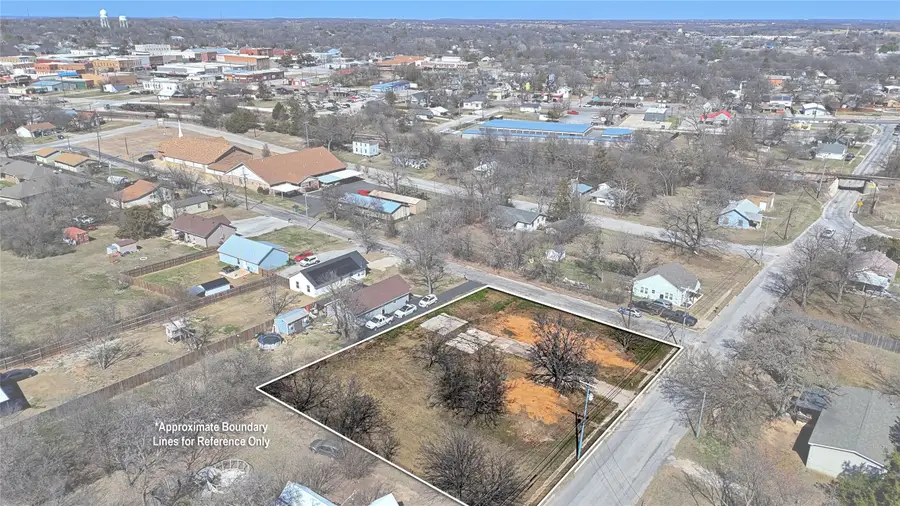 300 S Mill Street, Bowie, TX 76230 - #2