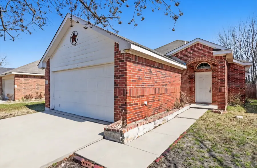 3122 Timber Creek Drive, Grand Prairie, TX 75052 - #2