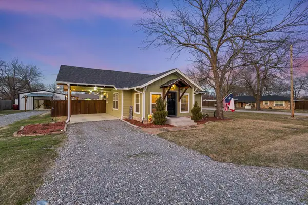 110 E Houston Street, Leonard, TX 75452