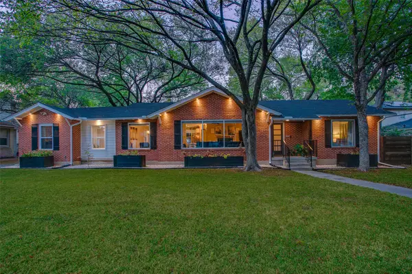 2415 Sunset Avenue, Dallas, TX 75211