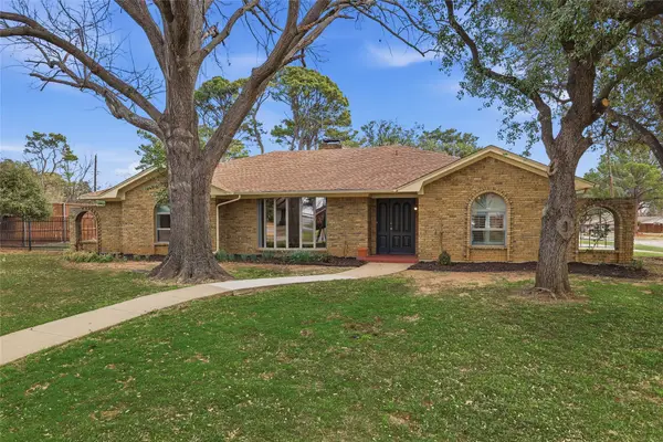 401 Monti Drive, Lewisville, TX 75057