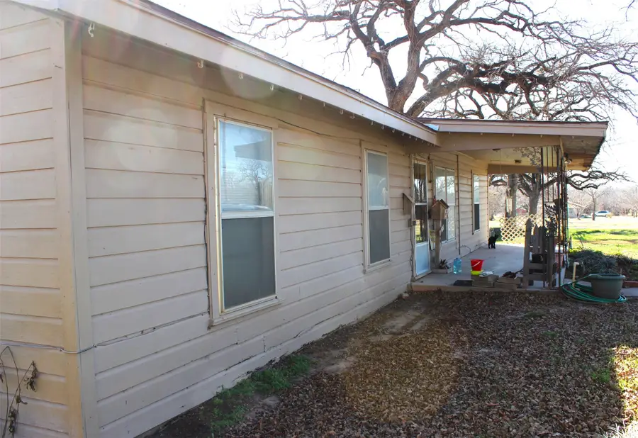 403 Mockingbird Lane, Chico, TX 76431 - #3