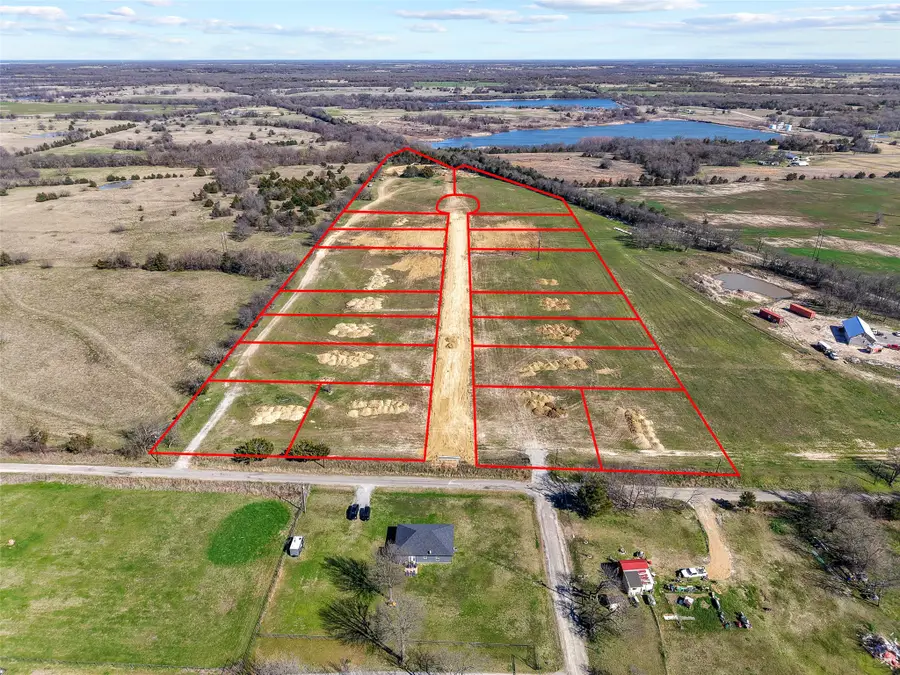 355 Roundtree Circle, Wolfe City, TX 75496 - #2