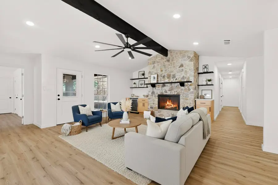 1100 Mount Vernon Street, Ennis, TX 75119 - #2