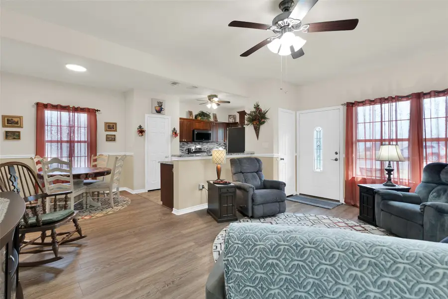 201 E Walker Street, Denison, TX 75021 - #3