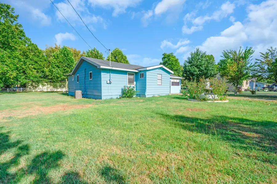 508 Smith St Street, Como, TX 75431 - #3