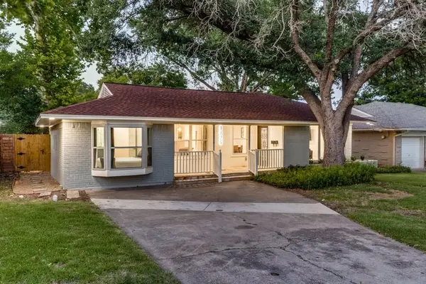 9026 Livenshire Drive, Dallas, TX 75238