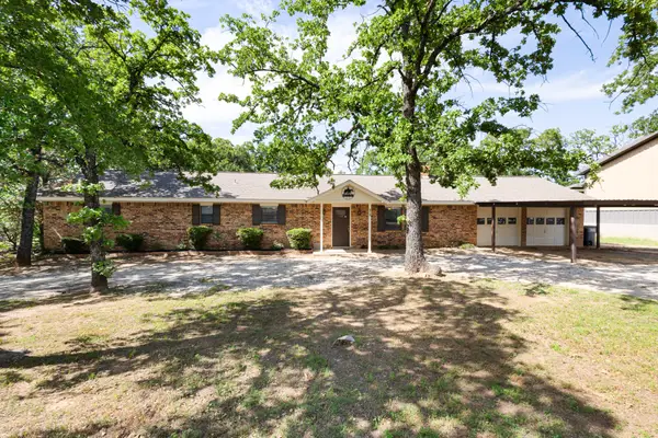 818 Country Club Road, Bowie, TX 76230
