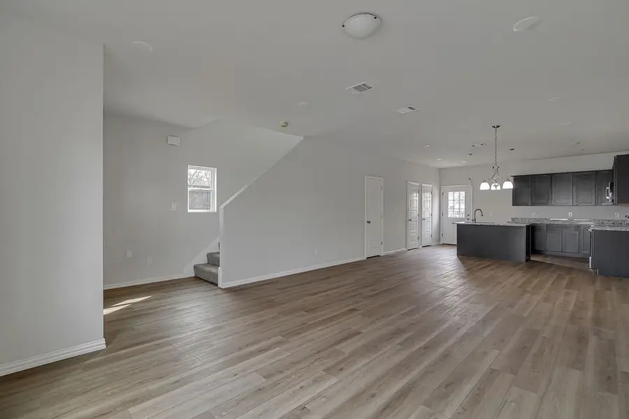 1136 E Broadway Avenue, Fort Worth, TX 76104 - #2