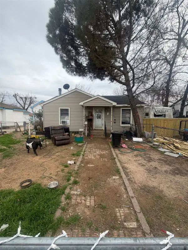 8908 Woodcastle Drive, Dallas, TX 75217