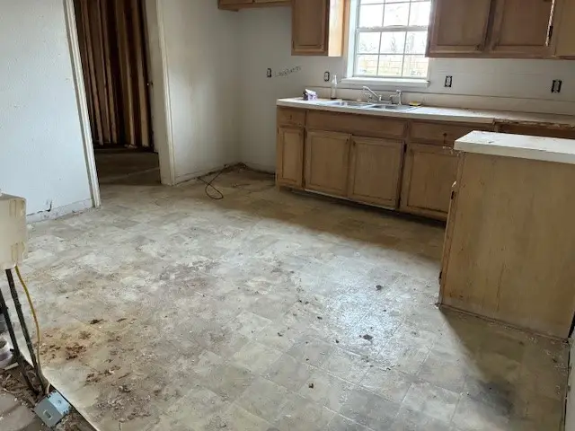 714 S Medora Street, Terrell, TX 75160 - #3