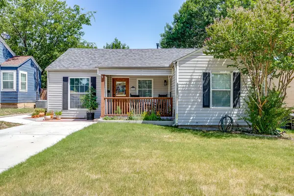 4924 Calmont Avenue, Fort Worth, TX 76107