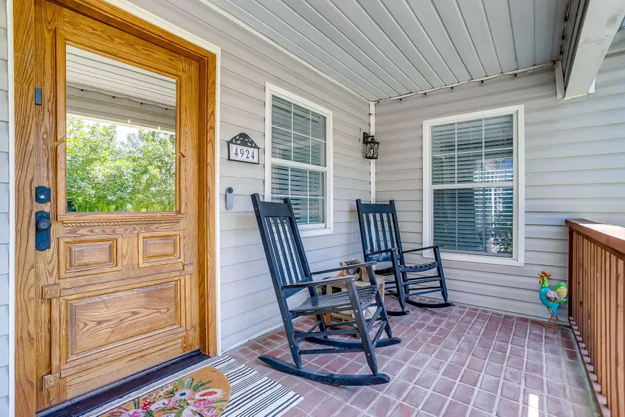 4924 Calmont Avenue, Fort Worth, TX 76107 - #3