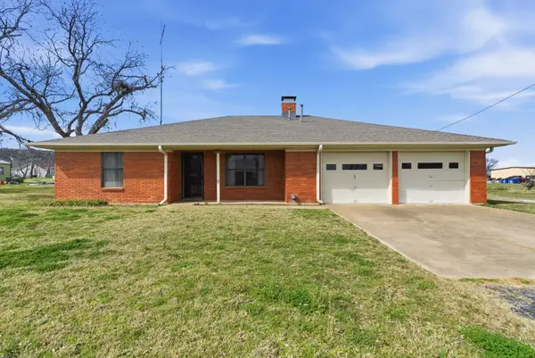 207 Pine Street, Gordon, TX 76453