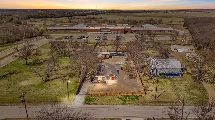 607 E 8th Street, Kemp, TX 75143 - #3