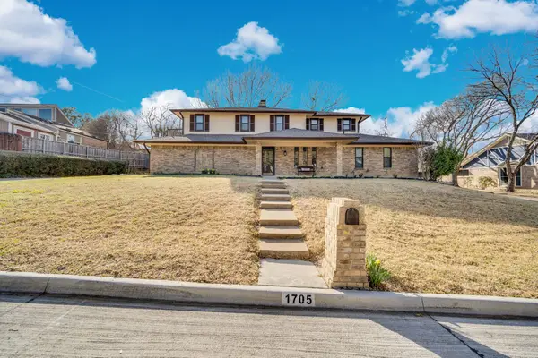 1705 Northtown Drive, Grand Prairie, TX 75050