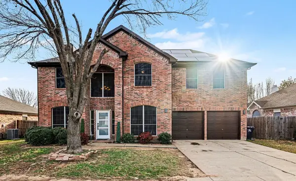 6715 Canyon Creek Drive, Arlington, TX 76001